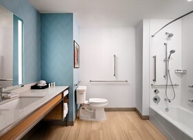 Hilton Garden Inn Grapevine at Silverlake Crossings