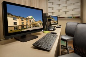 Holiday Inn Express Hotel & Suites DFW Grapevine
