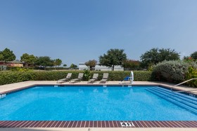 Super 8 by Wyndham Grapevine/DFW Airport Northwest