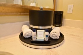 Best Western Plus Monica Royale Inn & Suites