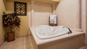 Best Western Plus Monica Royale Inn & Suites