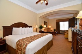 Best Western Plus Monica Royale Inn & Suites