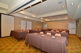 Best Western Plus Monica Royale Inn & Suites