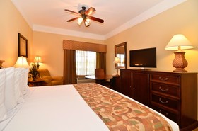 Best Western Plus Monica Royale Inn & Suites