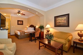 Best Western Plus Monica Royale Inn & Suites