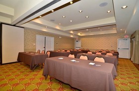 Best Western Plus Monica Royale Inn & Suites