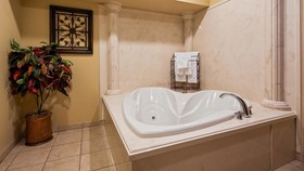 Best Western Plus Monica Royale Inn & Suites