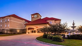 Best Western Plus Monica Royale Inn & Suites