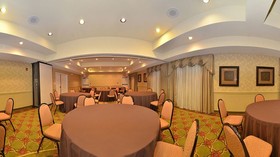 Best Western Plus Monica Royale Inn & Suites