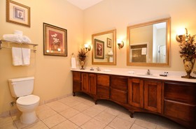 Best Western Plus Monica Royale Inn & Suites