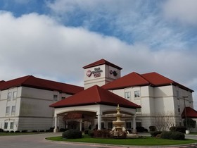Best Western Plus Monica Royale Inn & Suites