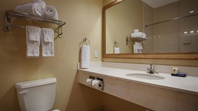 Best Western Plus Monica Royale Inn & Suites