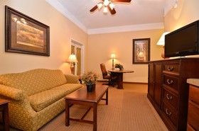 Best Western Plus Monica Royale Inn & Suites