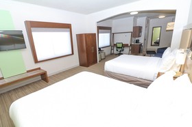 Holiday Inn Express & Suites Greenville