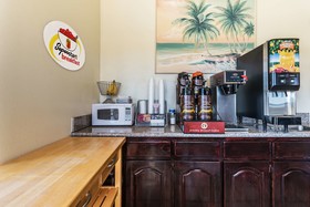 Super 8 by Wyndham Greenville