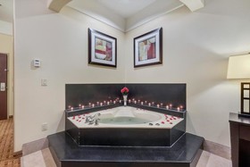 Super 8 by Wyndham Hidalgo/McAllen Area