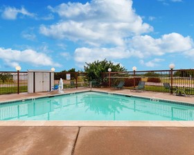 Econo Lodge Hillsboro