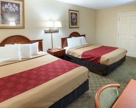 Econo Lodge Hillsboro
