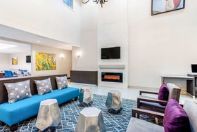 La Quinta Inn & Suites by Wyndham Hillsboro