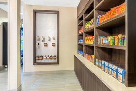 La Quinta Inn & Suites by Wyndham Hillsboro