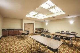 La Quinta Inn & Suites by Wyndham Hillsboro