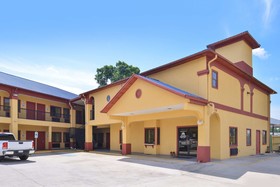 Americas Best Value Inn & Suites - Downtown