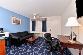Americas Best Value Inn & Suites - Houston/Northwest Brookhollow