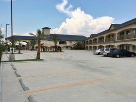 Americas Best Value Inn & Suites Houston NW