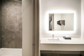 Americas Best Value Inn & Suites Northeast Houston I-610