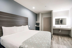 Americas Best Value Inn & Suites Northeast Houston I-610