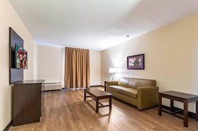 Red Roof Plus+ & Suites Houston – IAH Airport SW