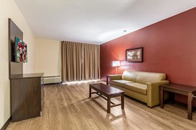 Red Roof Plus+ & Suites Houston – IAH Airport SW