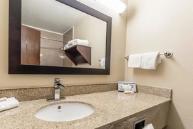 Red Roof Plus+ & Suites Houston – IAH Airport SW