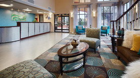 Days Inn & Suites by Wyndham Sam Houston Tollway