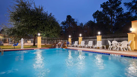 Days Inn & Suites by Wyndham Sam Houston Tollway