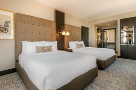 Cambria Hotel Houston Downtown Convention Center