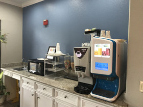 Camelot Inn & Suites