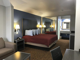 Camelot Inn & Suites