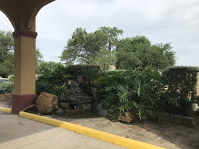 Camelot Inn & Suites