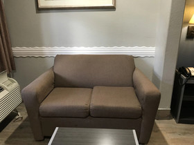 Camelot Inn & Suites
