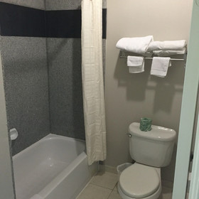 Camelot Inn & Suites Hobby/Gulf Freeway