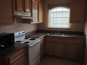 Camelot Inn & Suites