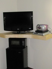 Camelot Inn & Suites