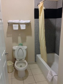 Camelot Inn & Suites
