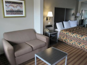 Camelot Inn & Suites