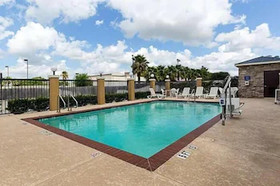 Days Inn & Suites by Wyndham Houston / West Energy Corridor