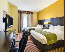 Days Inn & Suites by Wyndham Houston / West Energy Corridor