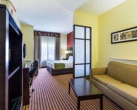 Days Inn & Suites by Wyndham Houston / West Energy Corridor
