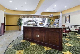 Days Inn & Suites by Wyndham Houston / West Energy Corridor