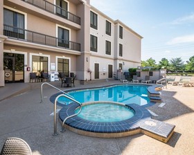 Comfort Suites Houston (Clay Road)